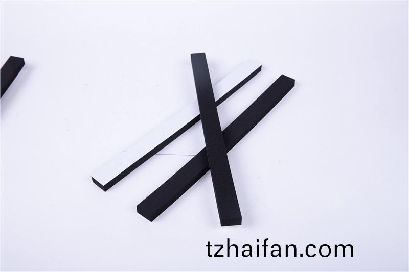 CR減震保(bao)溫(wen)條(tiao)