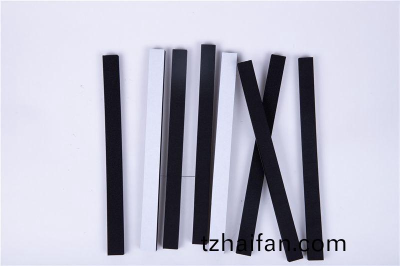 CR減(jian)震(zhen)保(bao)溫條(tiao)