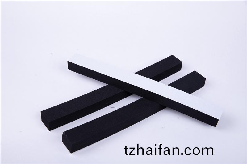 CR減(jian)震(zhen)保(bao)溫(wen)條(tiao)