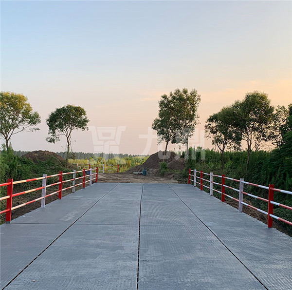 上承(cheng)式6米(mi)寬(kuan)鋼(gang)便橋(qiao)