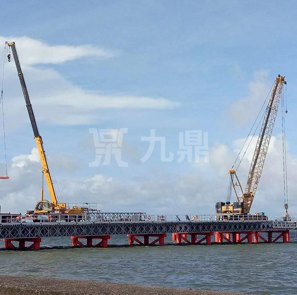 中(zhong)交三(san)航(hang)青(qing)島跨海大橋防腐(fu)鋼(gang)便橋