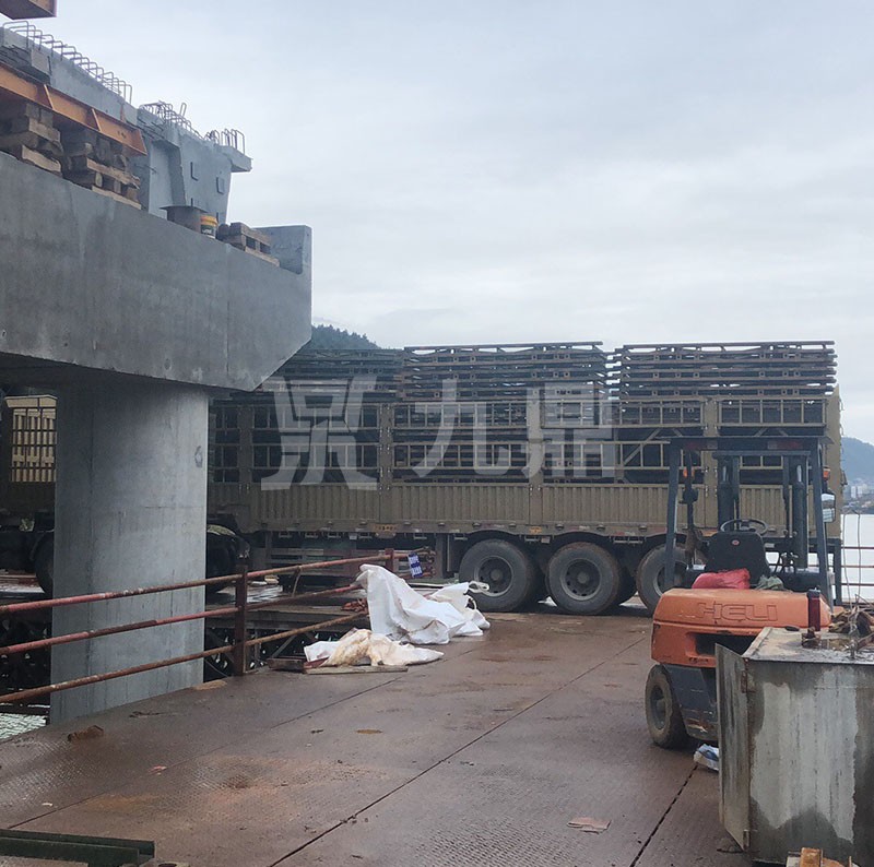鋼平(ping)檯 鋼平(ping)檯